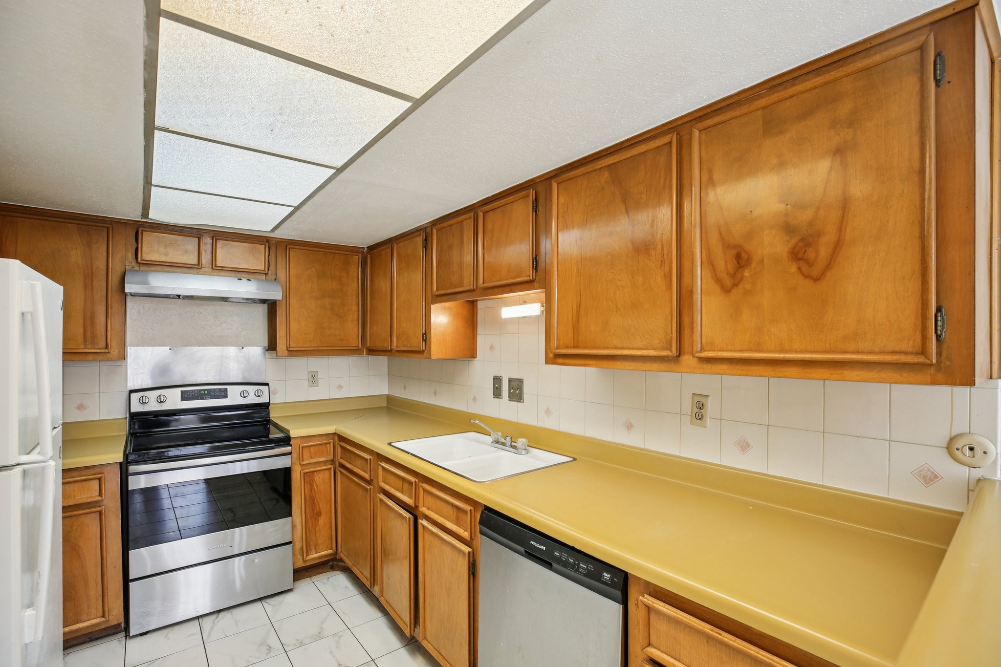 8379 La Roche Lane Houston, TX 77036 - Photo 11 of 28