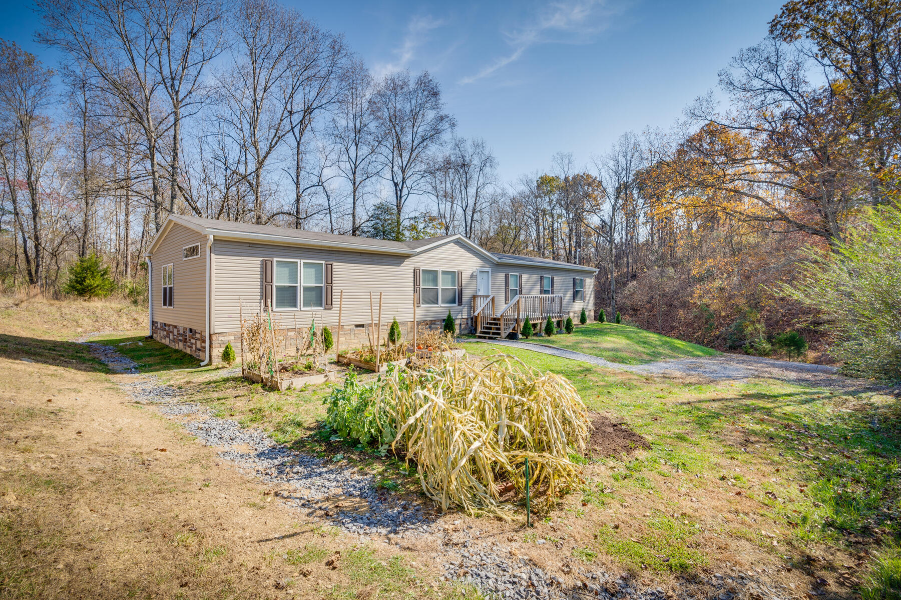 130 Lancer Road Kingsport, TN 37660 - Photo 3 of 25 003 (1)