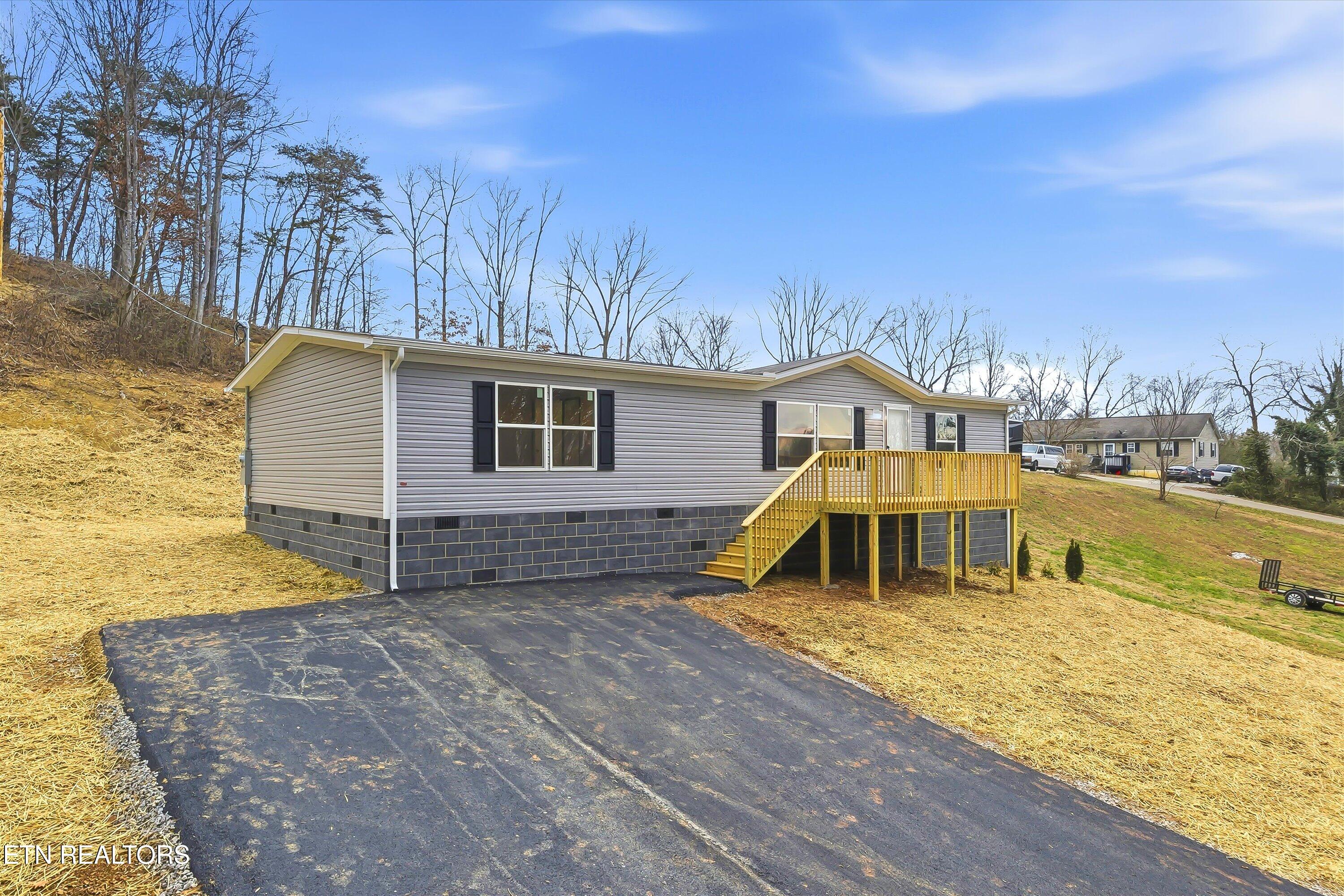 504 Short Street La Follette, TN 37766 - Photo 2 of 35 01-504 Short St-1