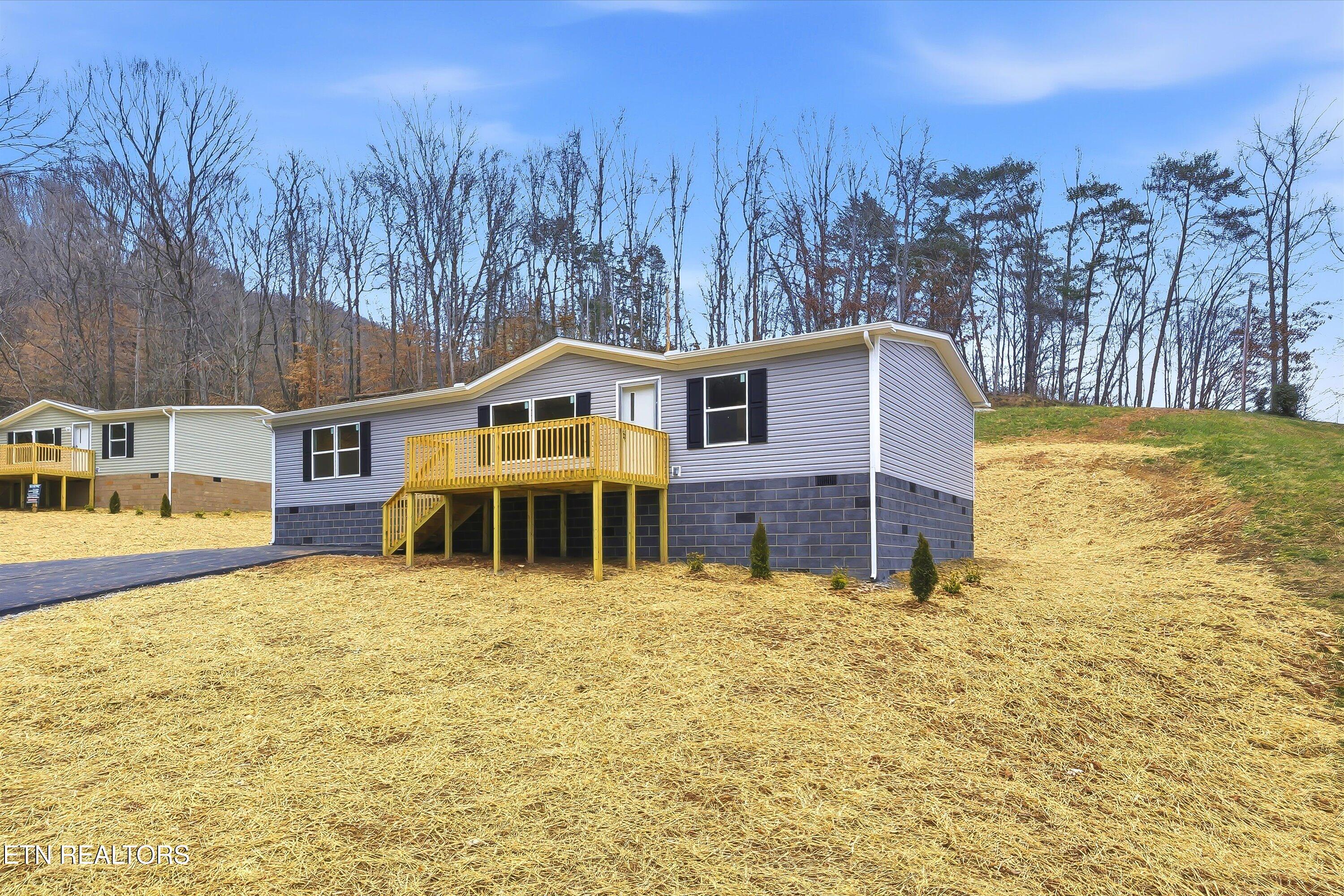 504 Short Street La Follette, TN 37766 - Photo 3 of 35 03-504 Short St-3