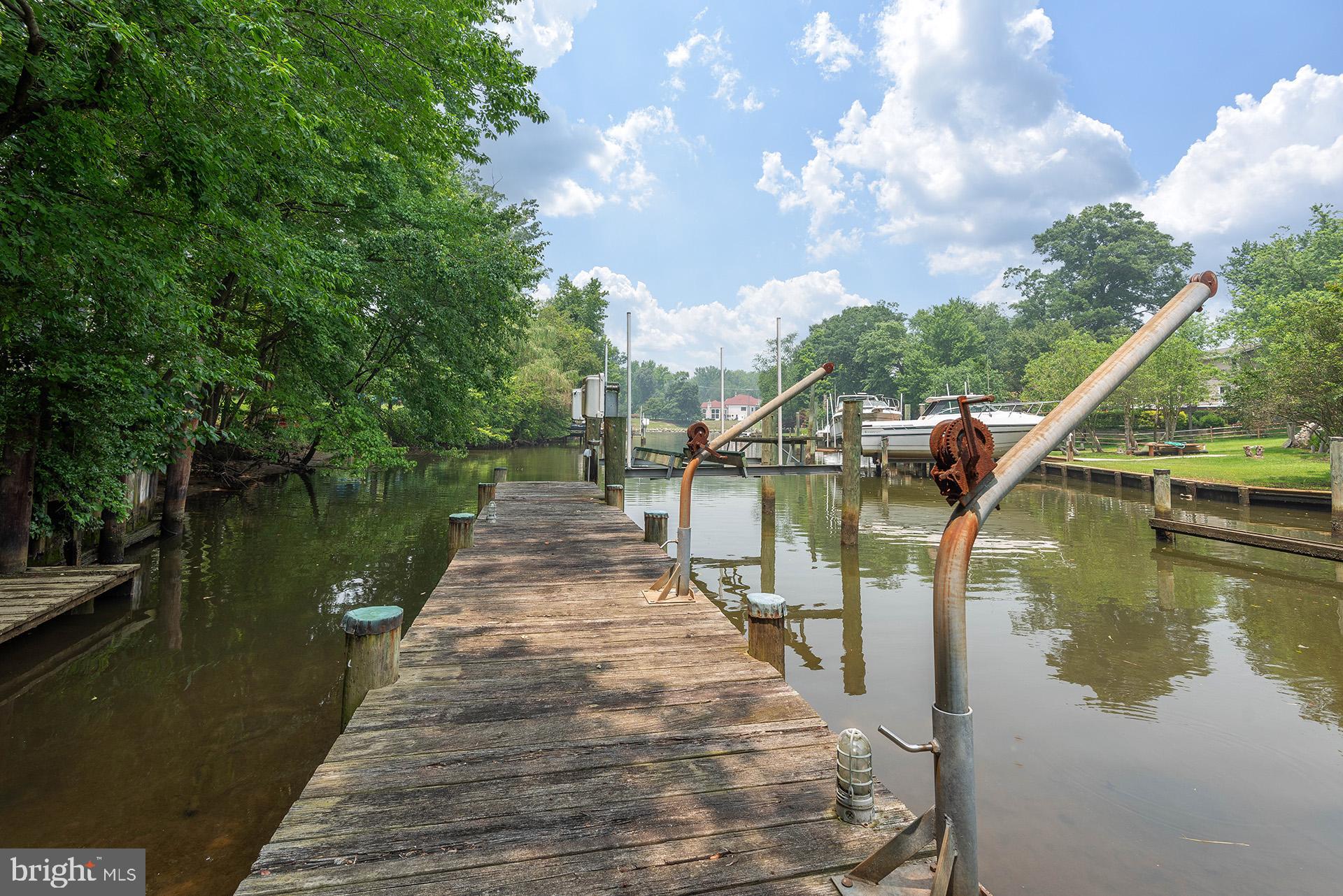 8316 Dock Road Pasadena, MD 21122 - Photo 6 of 74 Shared pier