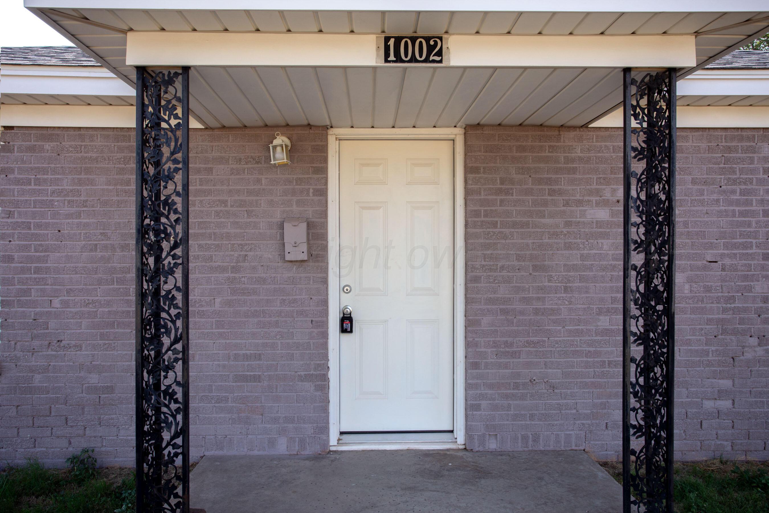 1002 North Spring Street Amarillo, TX 79107 - Photo 2 of 29 Front- View 2