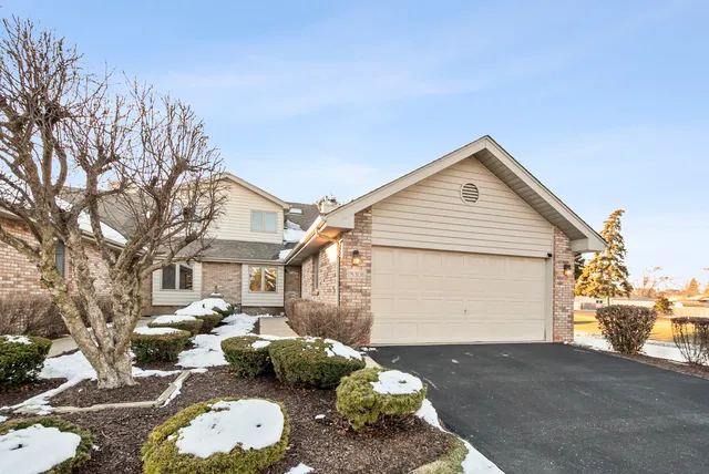 $300,000 | 18306 65th Avenue, Tinley Park, IL 60477