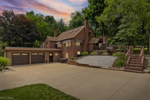 $275,000 | 1942 Edwards Drive, Akron, OH 44306