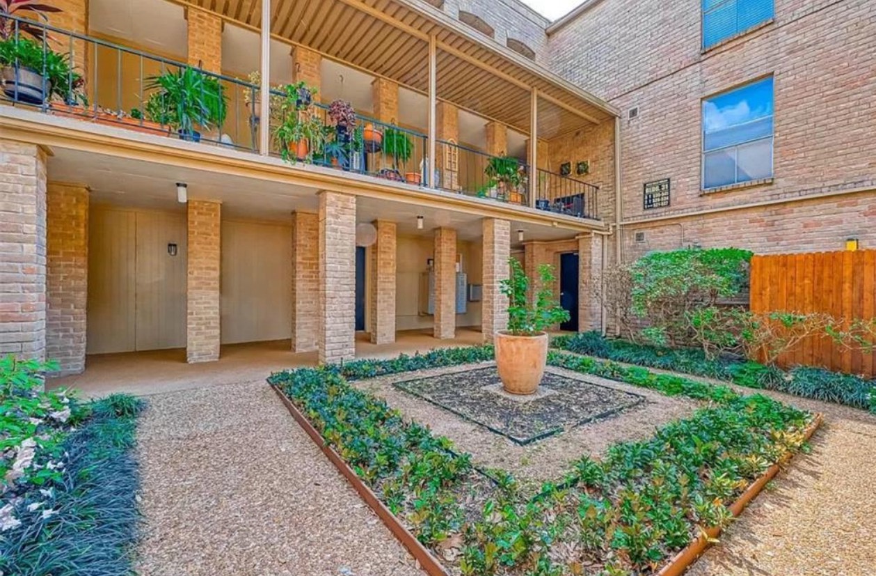 4635 Wild Indigo Street, Unit 497 Houston, TX 77027 - Photo 2 of 20