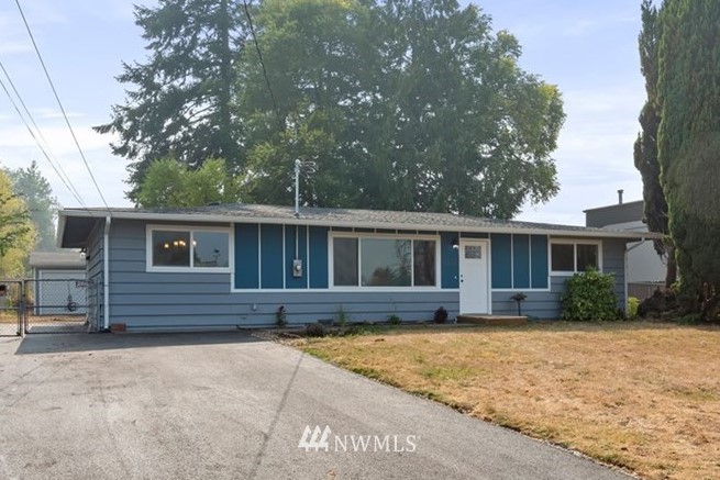 1219 Ivy Road Bremerton, WA 98310 - Photo 1 of 35 Gallery Image 1