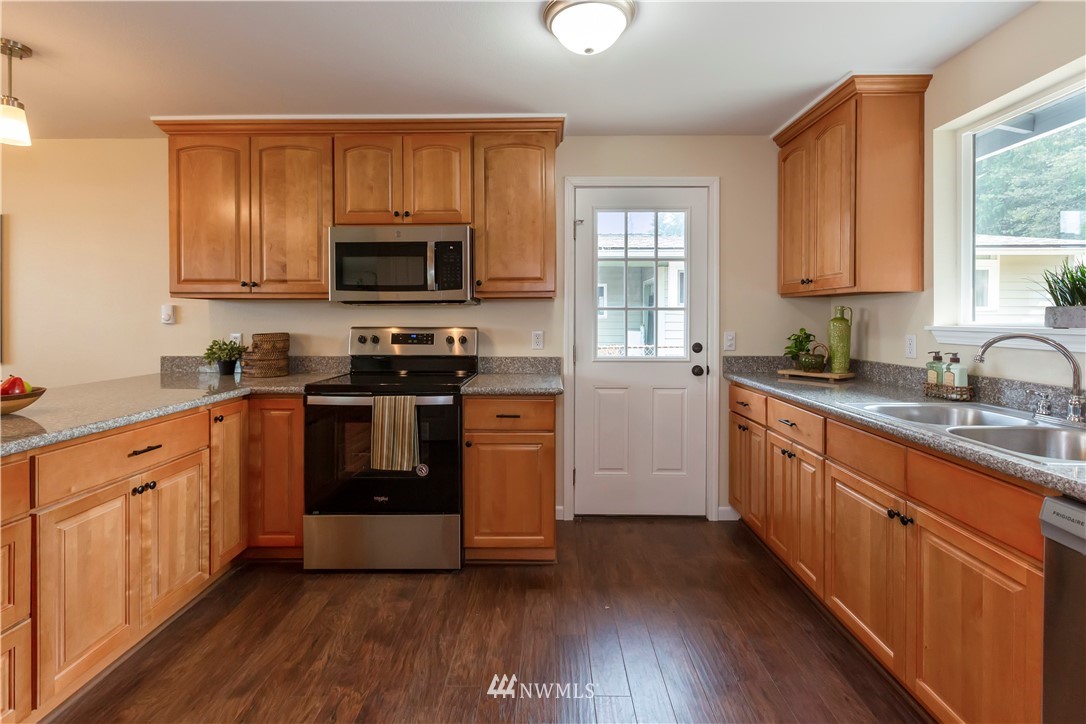 1219 Ivy Road Bremerton, WA 98310 - Photo 17 of 35 Gallery Image 17