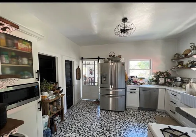 $4,150 | 323 West 18th Street, Santa Ana, CA 92706