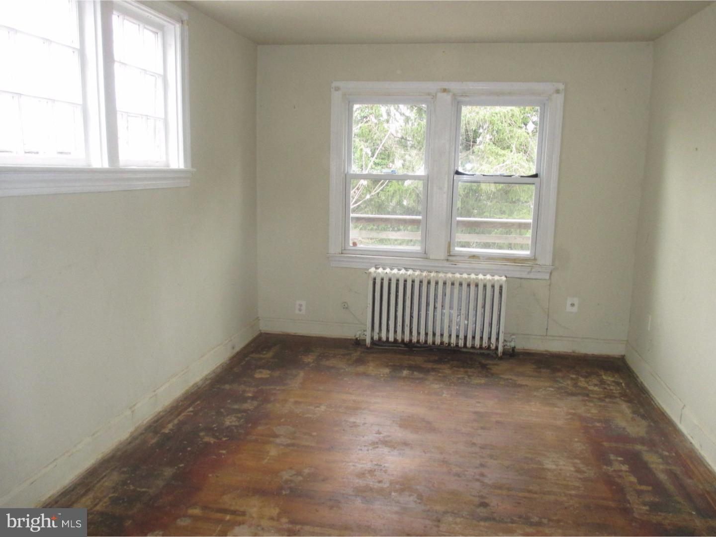 7769 Parkview Road Upper Darby, PA 19082 - Photo 5 of 12