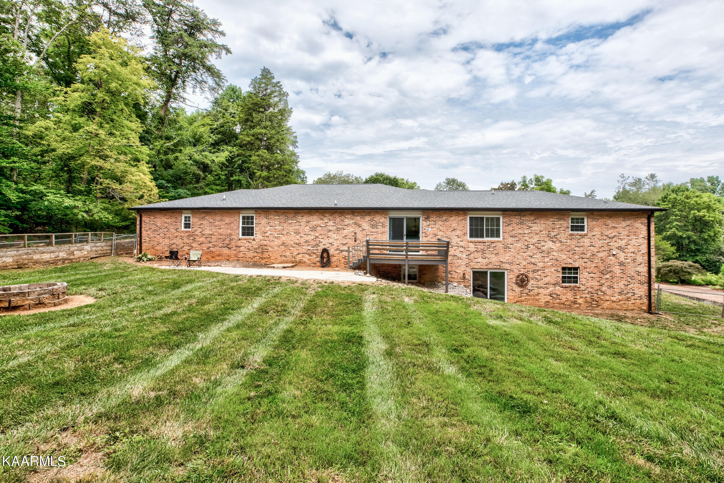 122 Chestnut Hill Road Oak Ridge, TN 37830 - Photo 5 of 43 122 Chesnut Hill Dr-44