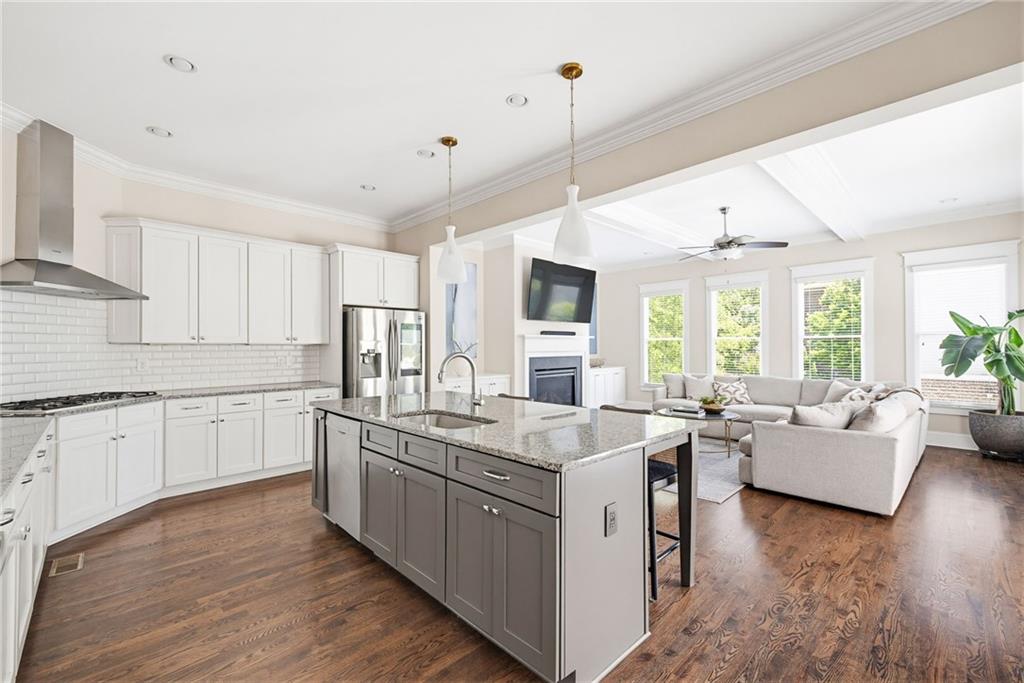 908 South Candler Street Decatur, GA 30030 - Photo 4 of 33