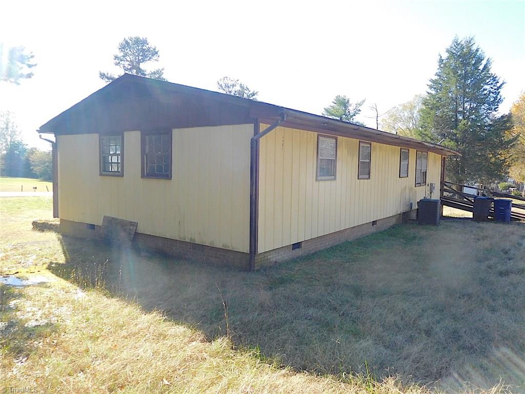 1978 Union Cross Road Winston-Salem, NC 27107 - Photo 3 of 16 Gallery Image 3