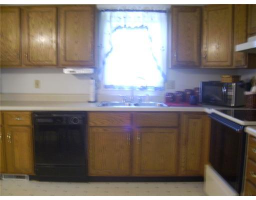 120 Taggert Road Slippery Rock, PA 16057 - Photo 3 of 14 Kitchen.