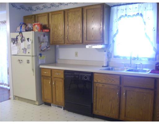 120 Taggert Road Slippery Rock, PA 16057 - Photo 4 of 14 Kitchen.