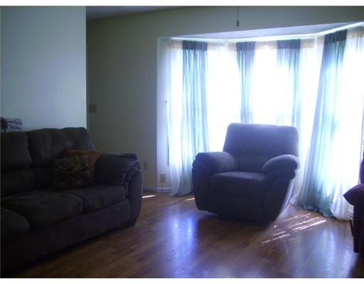 120 Taggert Road Slippery Rock, PA 16057 - Photo 6 of 14 Living Room.
