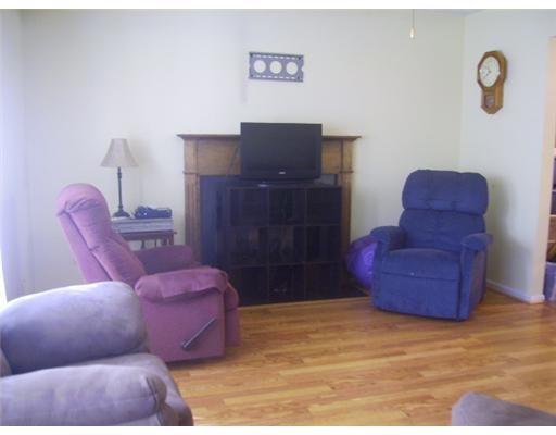 120 Taggert Road Slippery Rock, PA 16057 - Photo 7 of 14 Living Room.