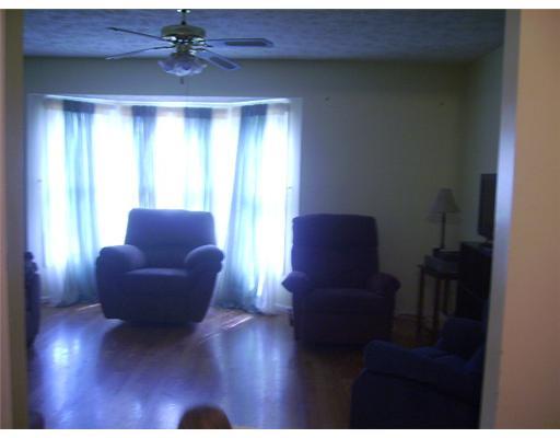 120 Taggert Road Slippery Rock, PA 16057 - Photo 8 of 14 Living Room.