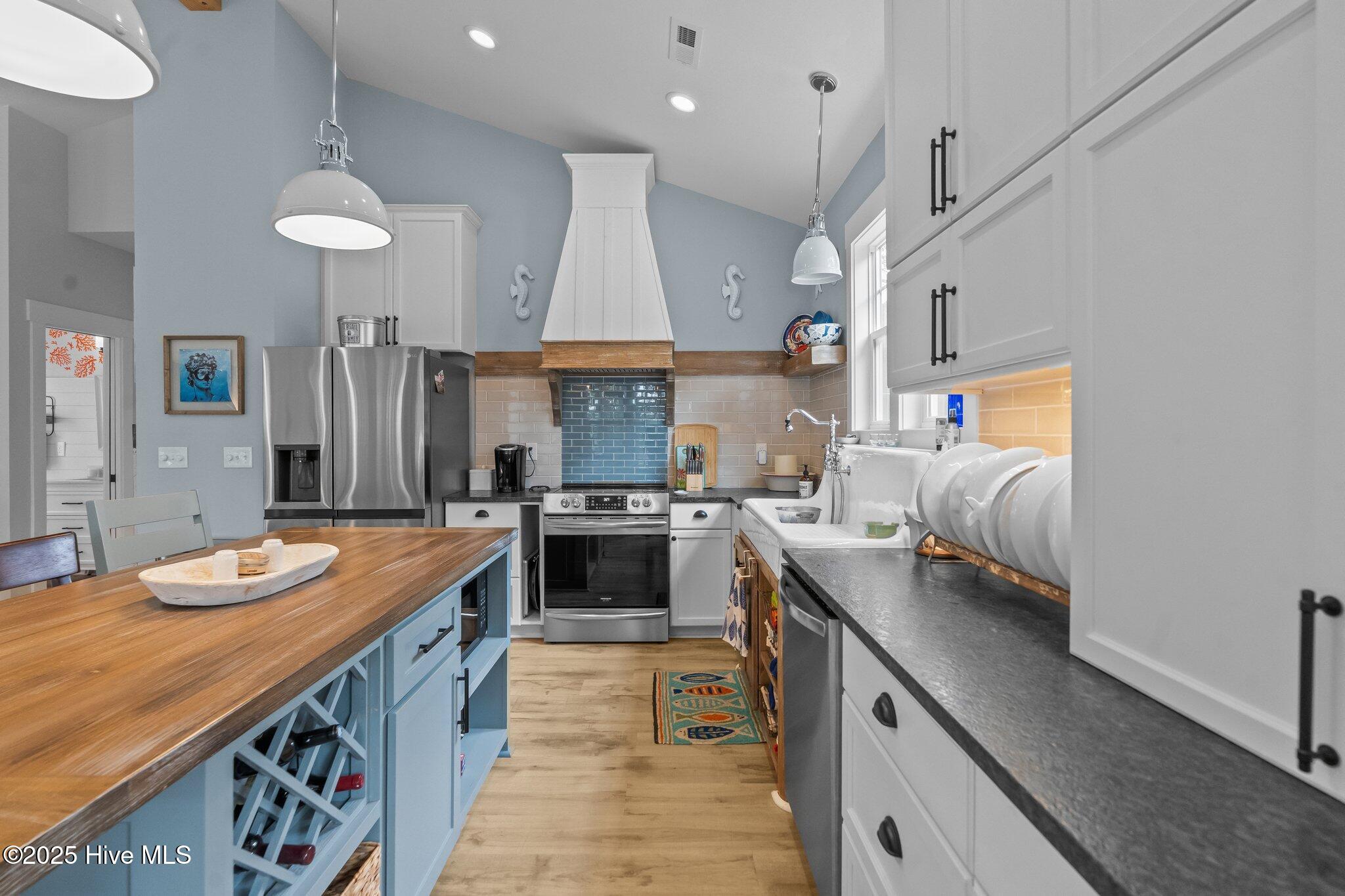 217 Alderman Landing Road Holly Ridge, NC 28445 - Photo 15 of 38 Kitchen 2