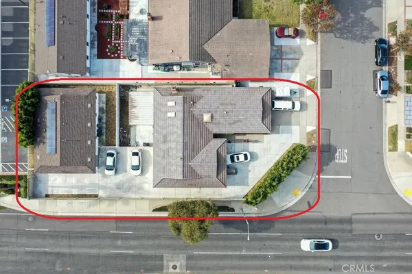 an outdoor space with lots of furniture