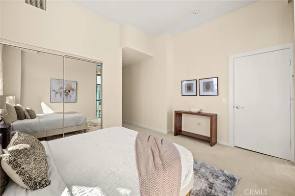 $1,099,000 | 238 South Arroyo Parkway, Unit 401, Pasadena, CA 91105