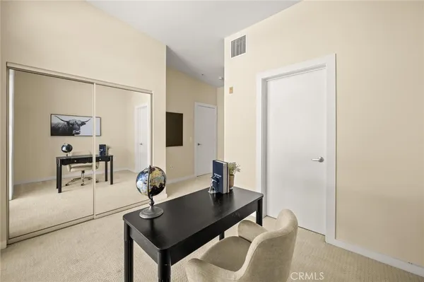 $1,099,000 | 238 South Arroyo Parkway, Unit 401, Pasadena, CA 91105