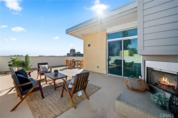 $1,099,000 | 238 South Arroyo Parkway, Unit 401, Pasadena, CA 91105