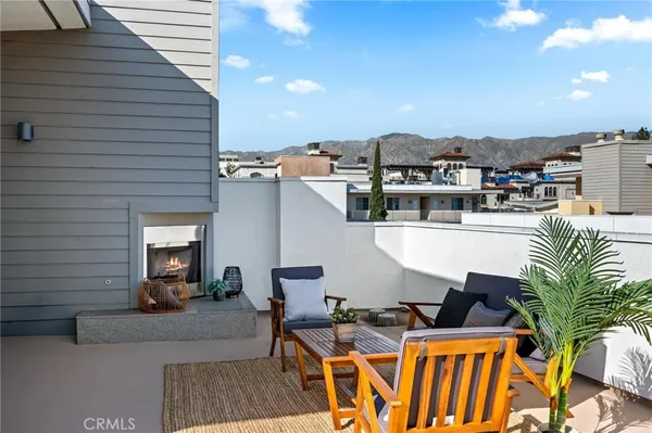 $1,099,000 | 238 South Arroyo Parkway, Unit 401, Pasadena, CA 91105