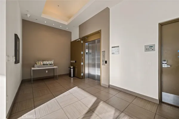 $1,099,000 | 238 South Arroyo Parkway, Unit 401, Pasadena, CA 91105