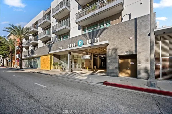 $1,099,000 | 238 South Arroyo Parkway, Unit 401, Pasadena, CA 91105