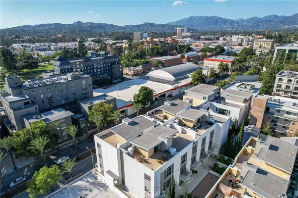$1,099,000 | 238 South Arroyo Parkway, Unit 401, Pasadena, CA 91105