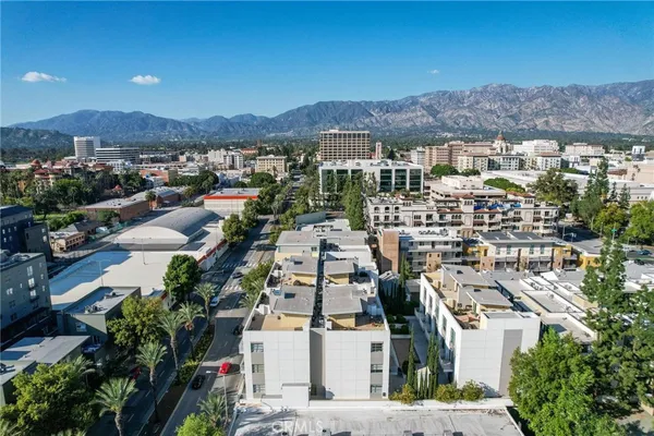 $1,099,000 | 238 South Arroyo Parkway, Unit 401, Pasadena, CA 91105