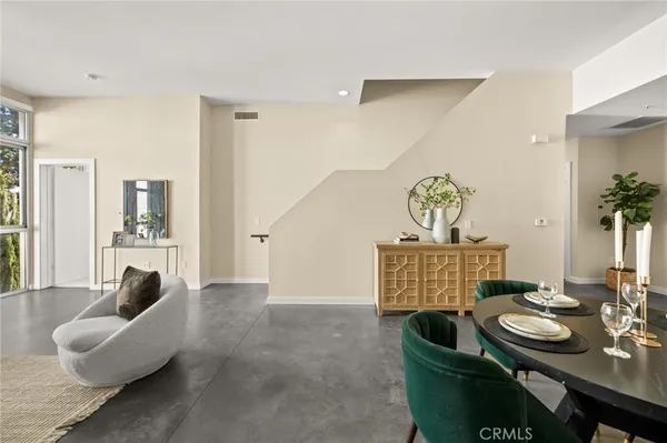 $1,099,000 | 238 South Arroyo Parkway, Unit 401, Pasadena, CA 91105