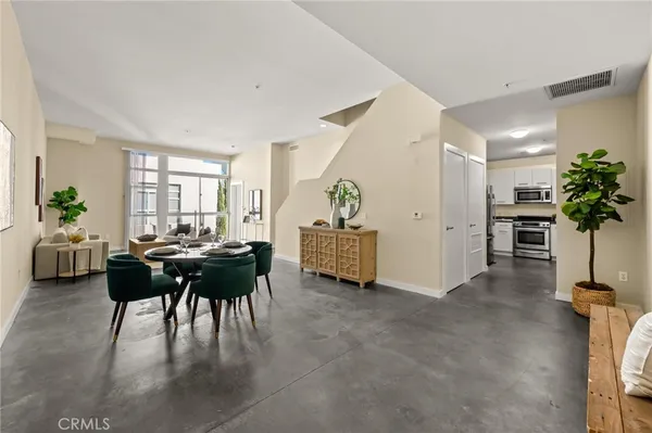 $1,099,000 | 238 South Arroyo Parkway, Unit 401, Pasadena, CA 91105