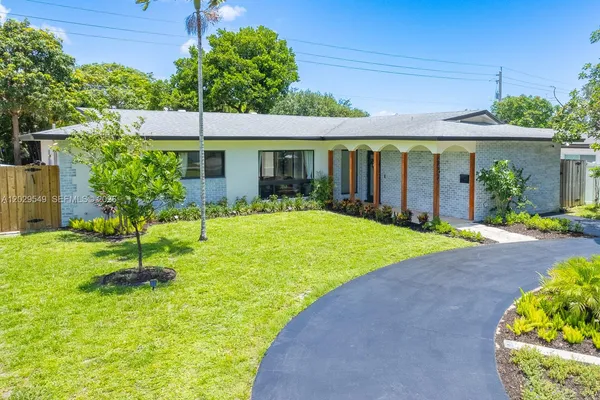 $749,900 | 4407 West Park Road, Hollywood, FL 33021