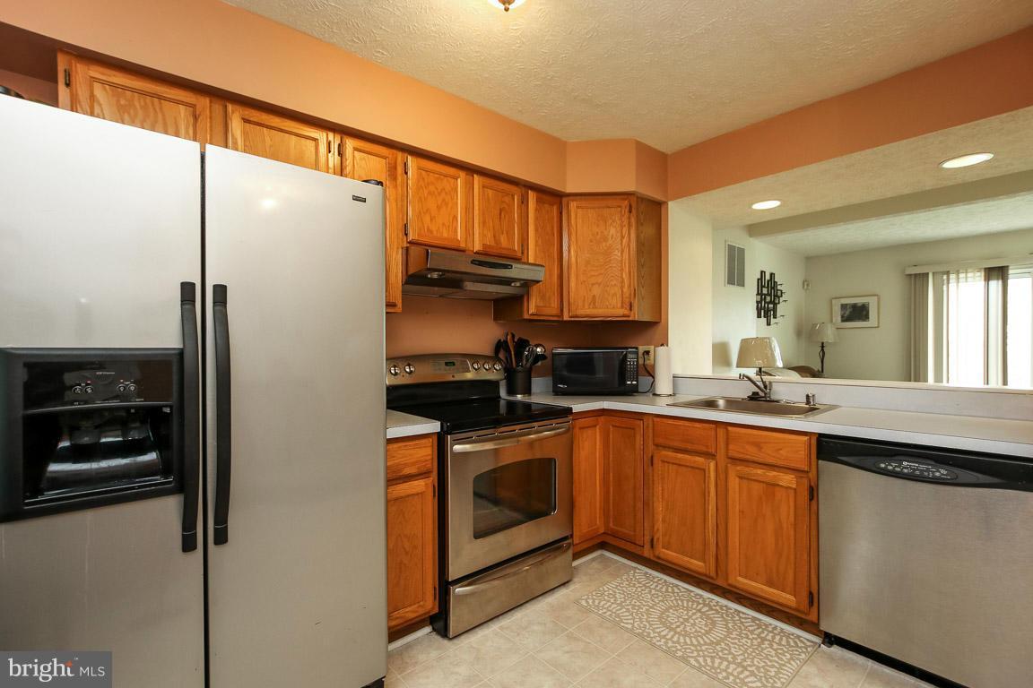 2002 Riding Crop Way Baltimore, MD 21244 - Photo 8 of 30 Kitchen