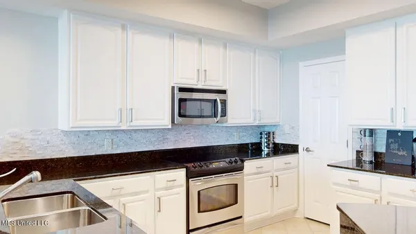 $475,000 | 2668 Beach Boulevard, Unit 704, Biloxi, MS 39531