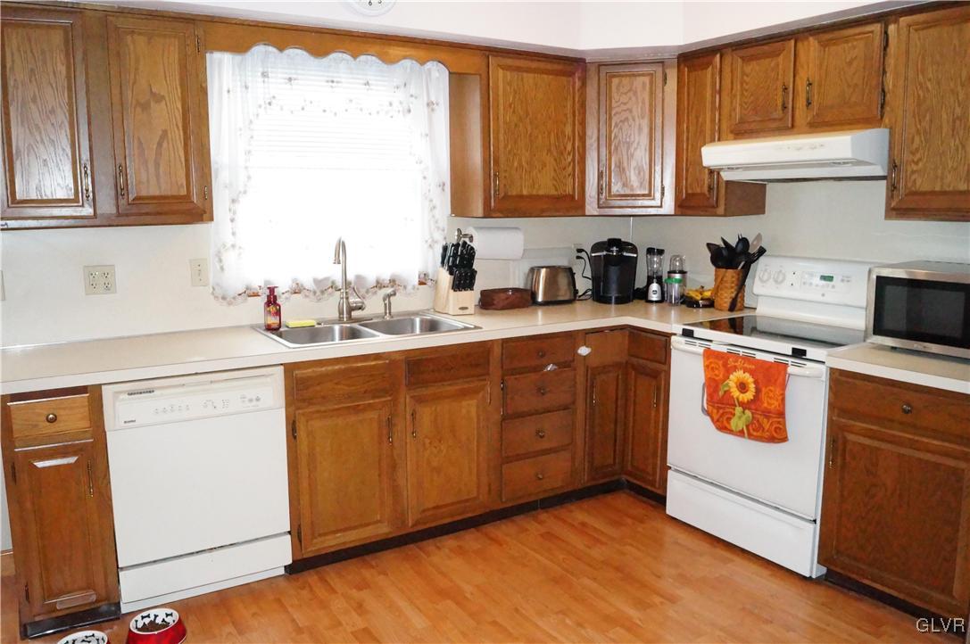 227 North Ruch Street Coplay, PA 18037 - Photo 3 of 15 Gallery Image 3