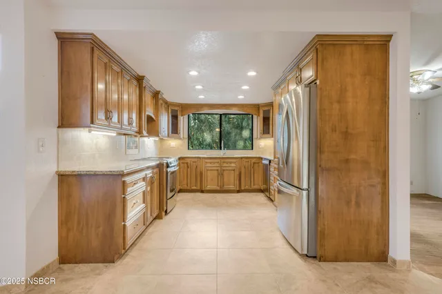 $775,000 | 800 Clemens Way, Lompoc, CA 93436