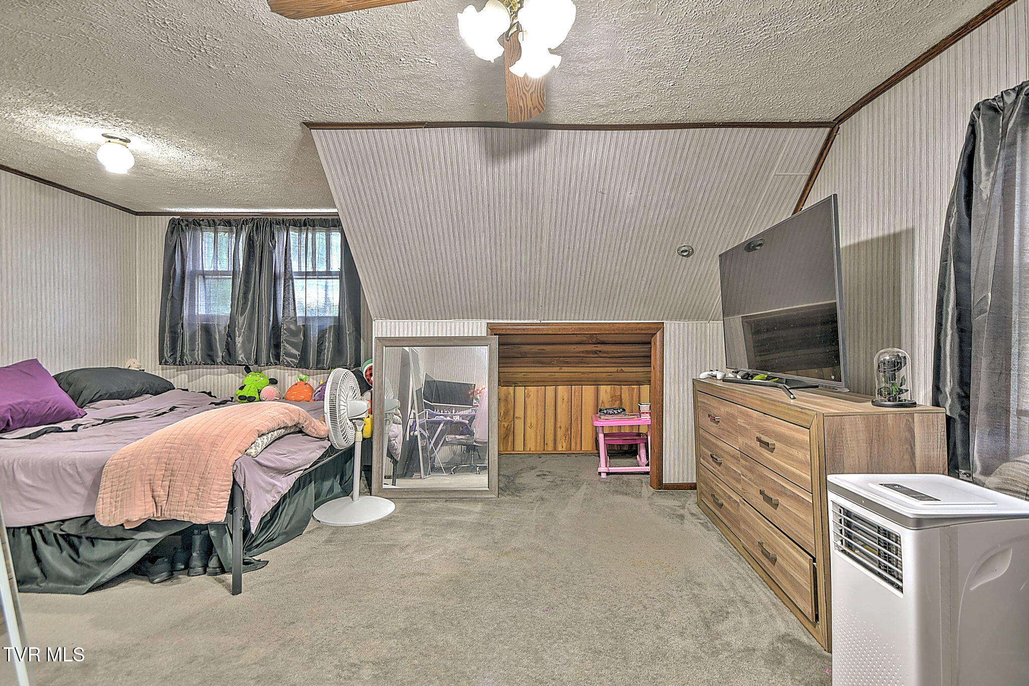 2424 Overlook Road Kingsport, TN 37664 - Photo 26 of 33 26-web-or-mls-2424 Overlook MC-27