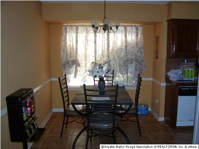 10708 North Ridge Drive Baton Rouge, LA 70811 - Photo 2 of 10