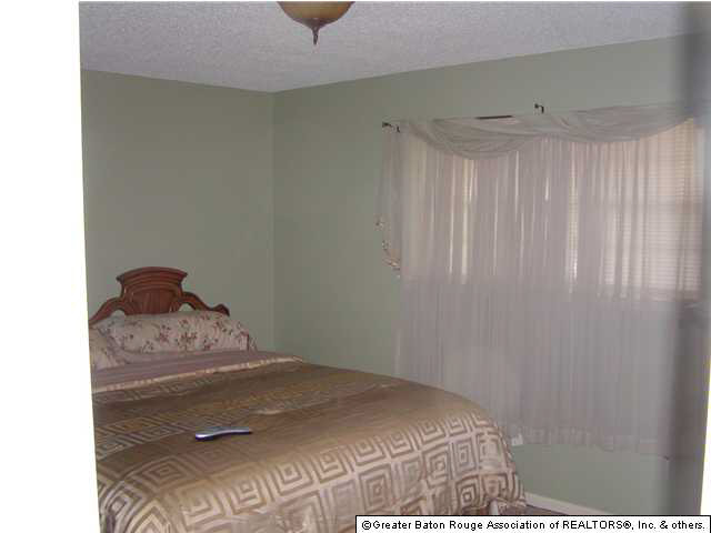 10708 North Ridge Drive Baton Rouge, LA 70811 - Photo 4 of 10