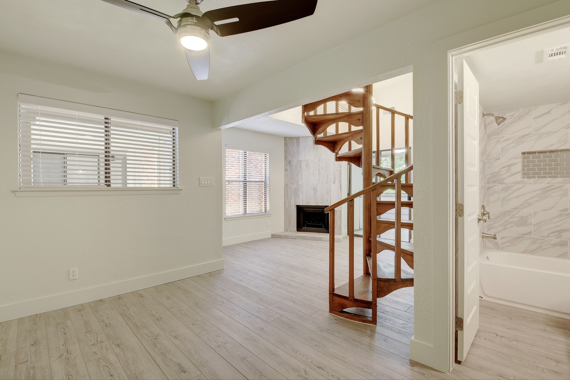 2500 Burleson Road, Unit 719 Austin, TX 78741 - Photo 7 of 22 an entryway and livingroom with furniture