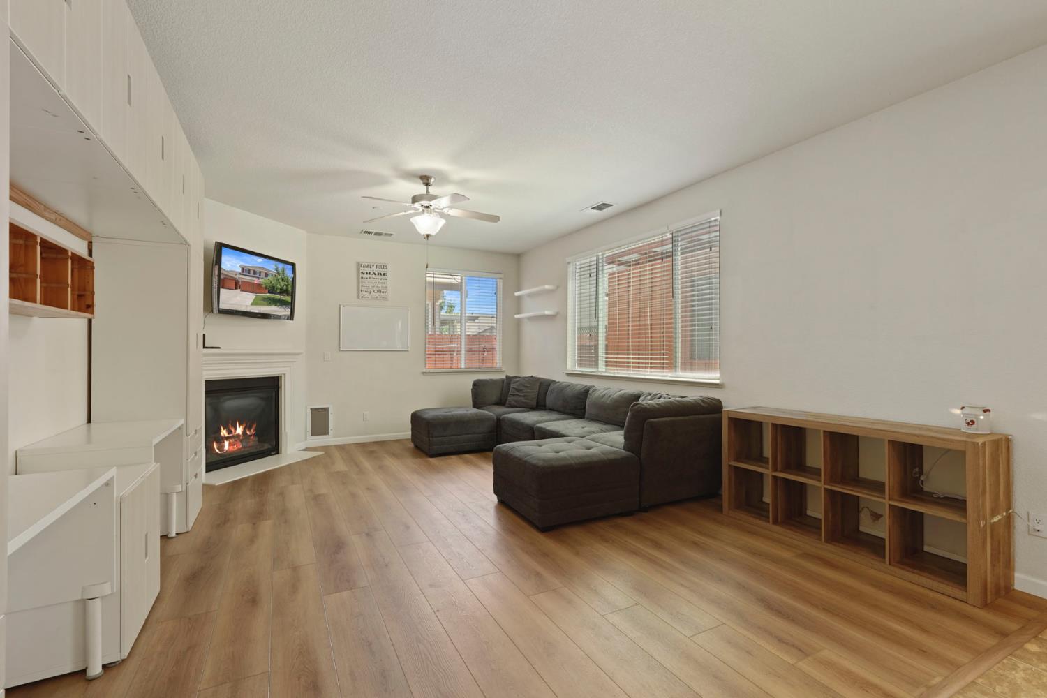 692 Arlene Court Galt, CA 95632 - Photo 5 of 27