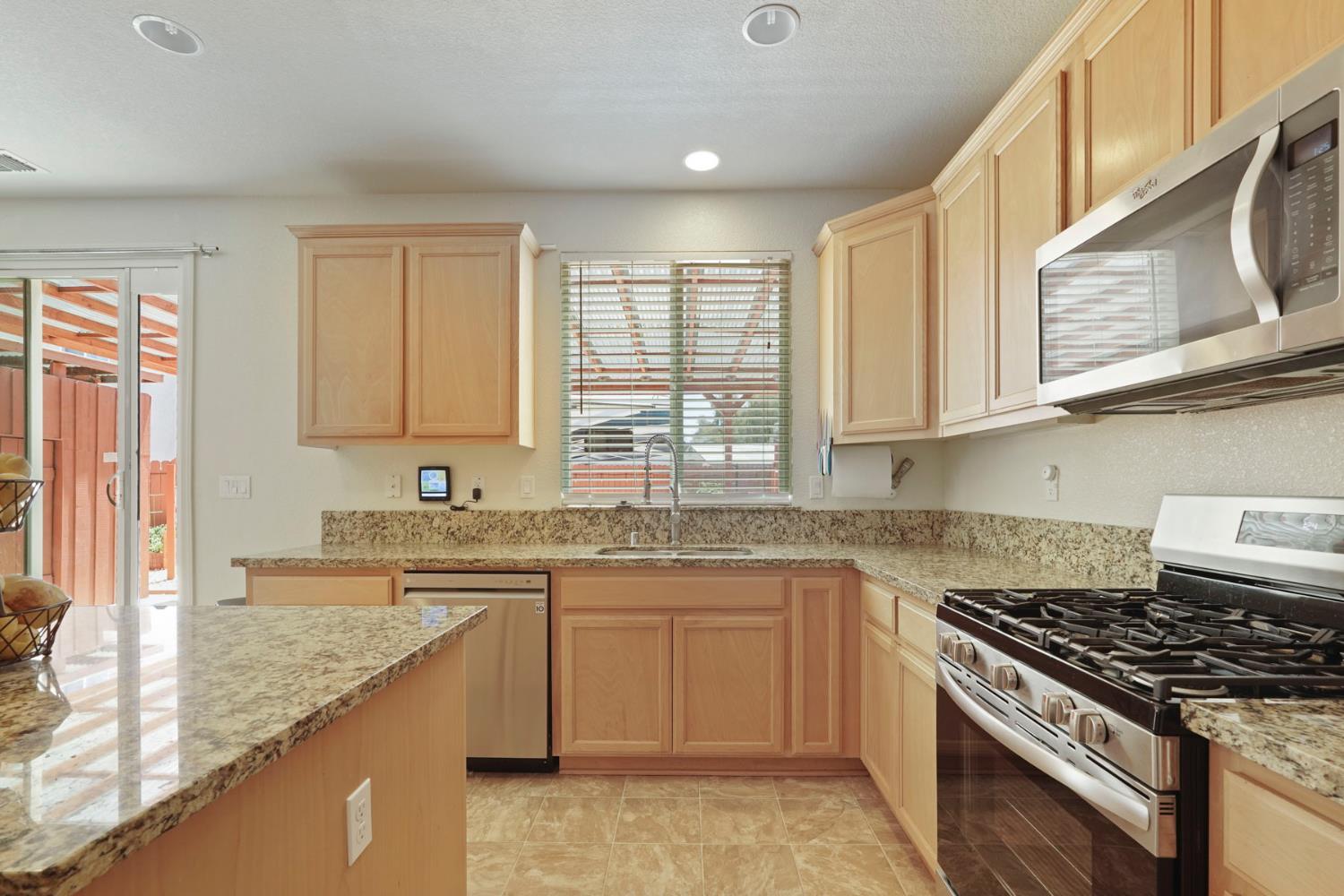 692 Arlene Court Galt, CA 95632 - Photo 7 of 27