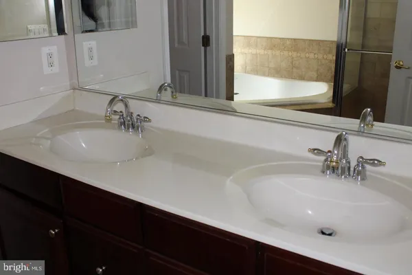 $4,100 | 41833 Bristow Manor Drive, Ashburn, VA 20148