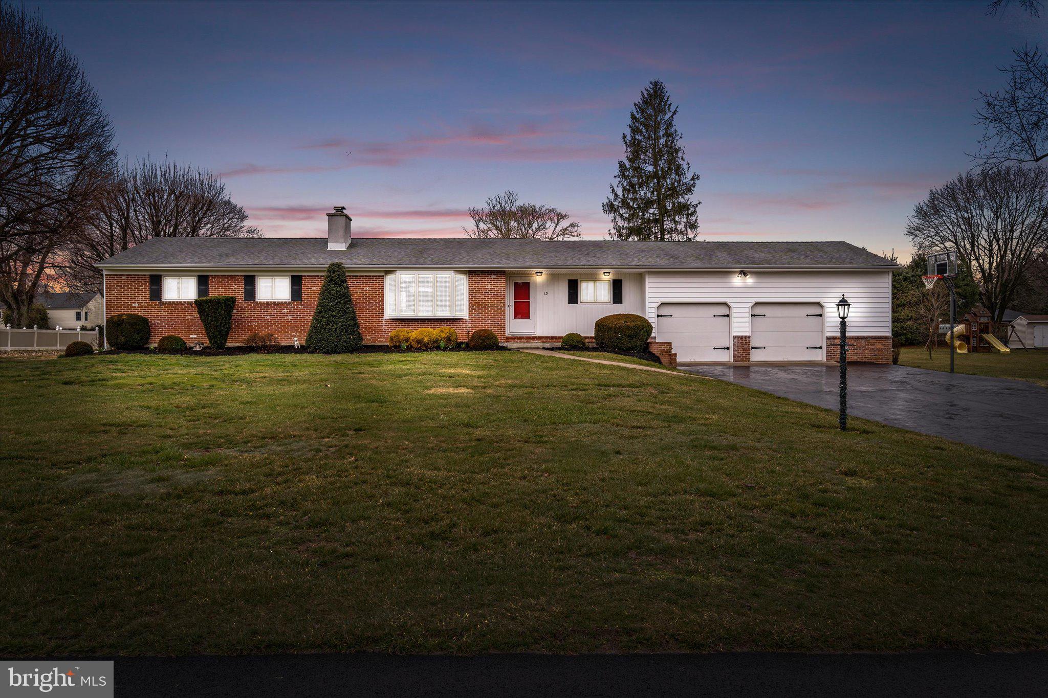13 Fairview Road Robbinsville, NJ 08691 - Photo 2 of 43 Gallery Image 2