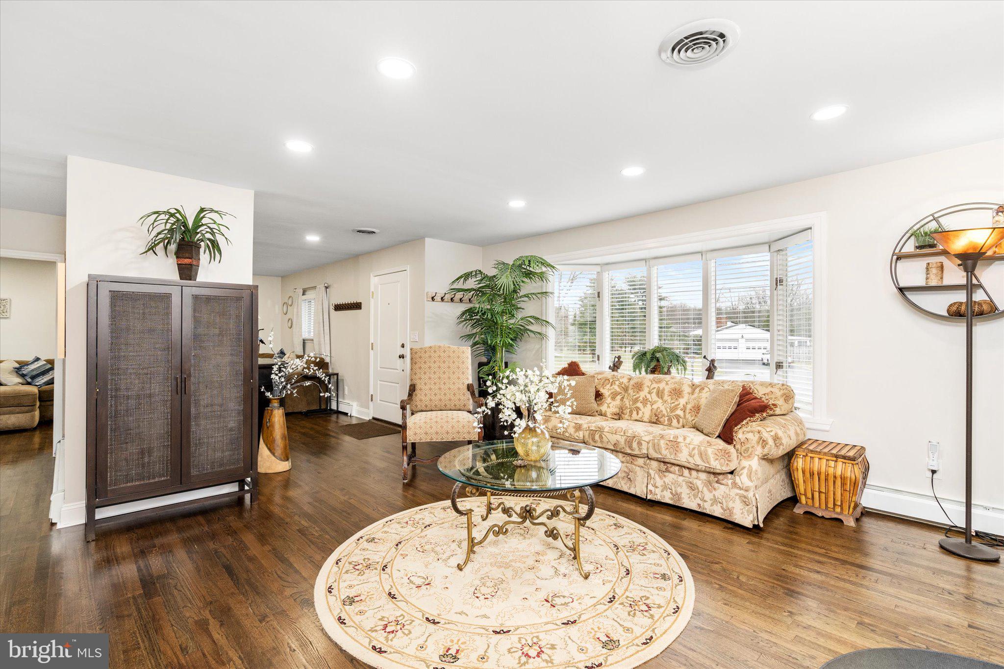 13 Fairview Road Robbinsville, NJ 08691 - Photo 9 of 43 Gallery Image 9