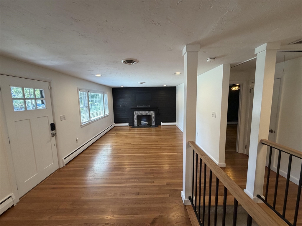 8 Fairbrook Road Framingham, MA 01701 - Photo 9 of 42