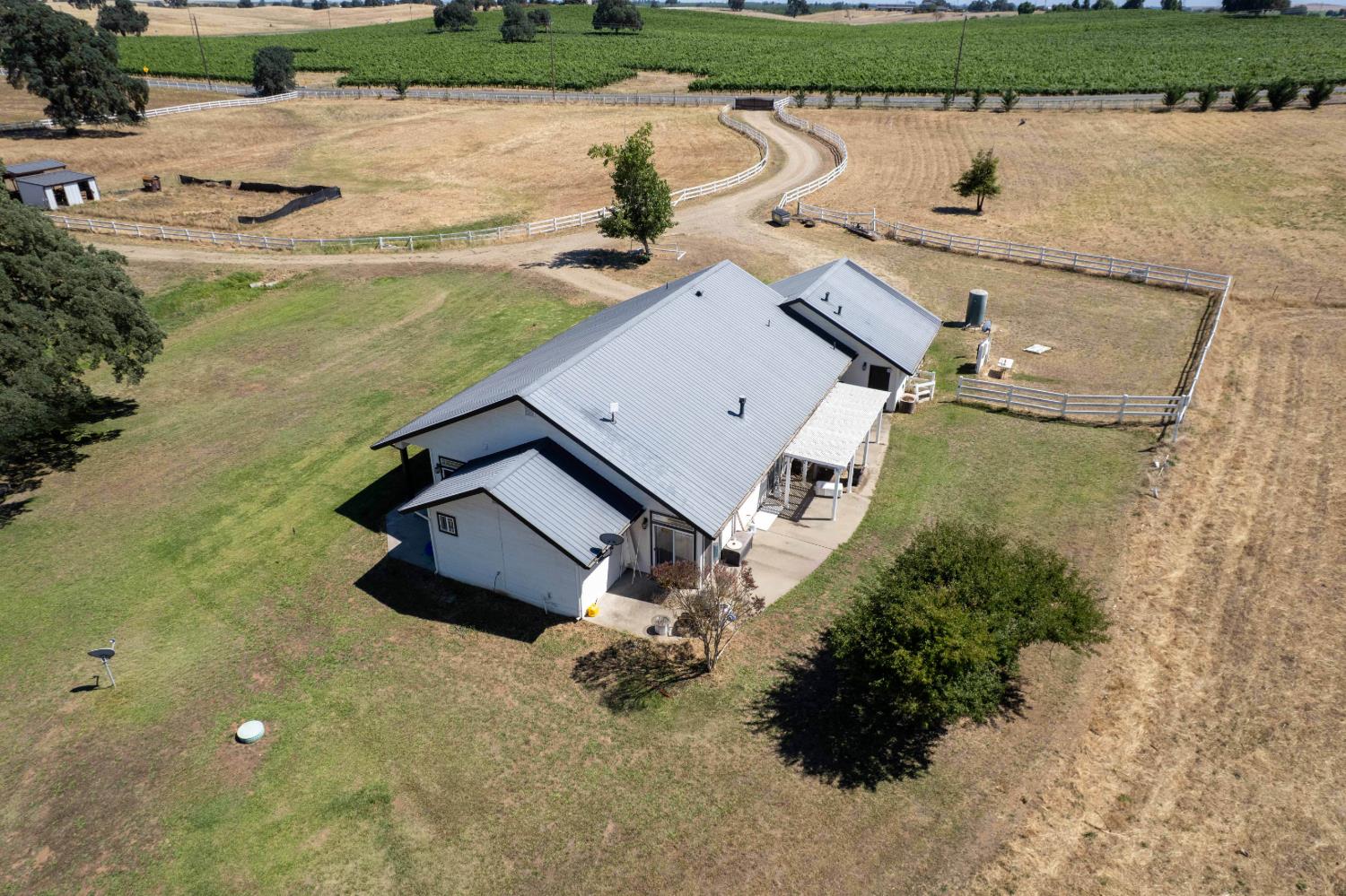 19255 Brandt Road Lodi, CA 95240 - Photo 14 of 58