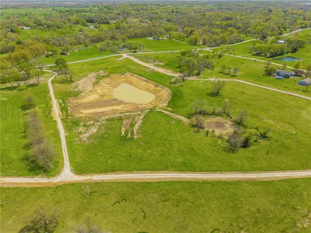 $295,000 | 2 Nation Road, Holt, MO 64048